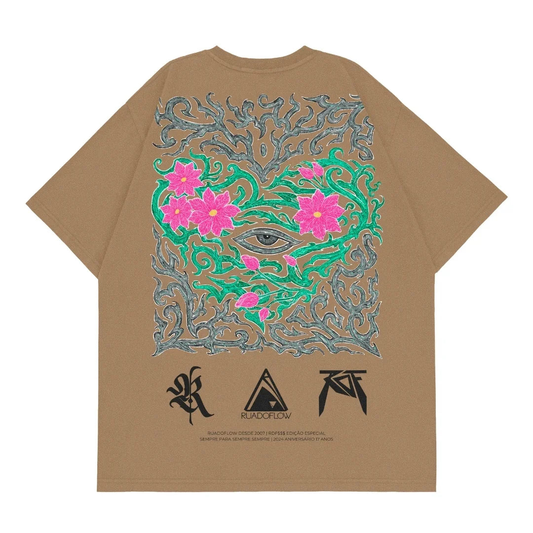 Camiseta Oversized Olho do Coração